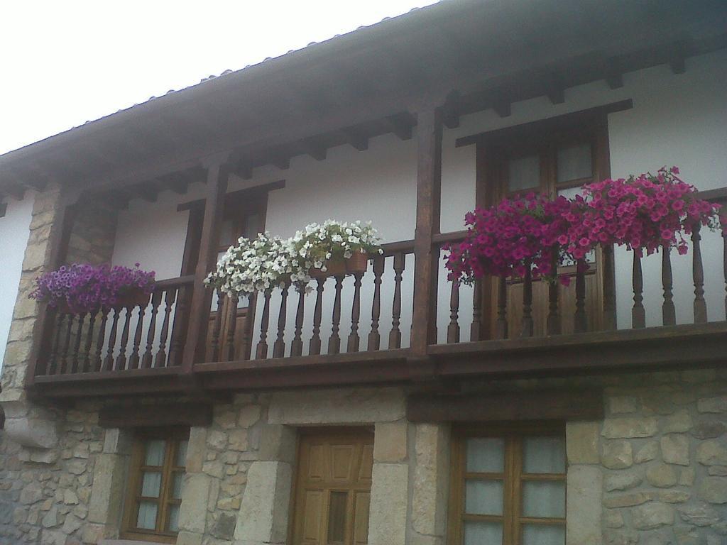 El Cabanon De Pimiango Guest House Exterior photo