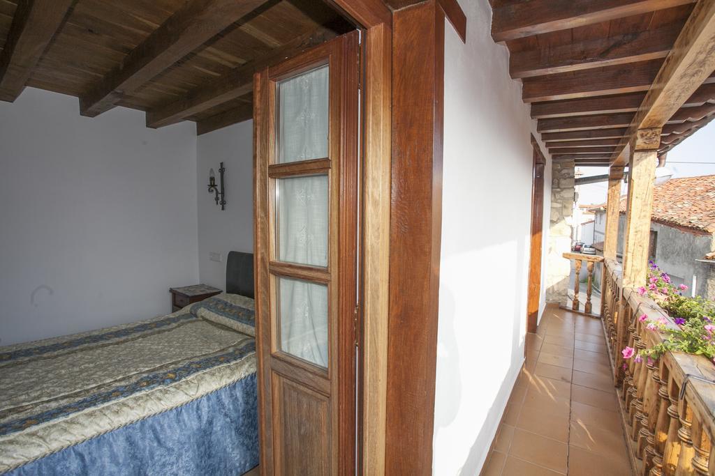 El Cabanon De Pimiango Guest House Room photo